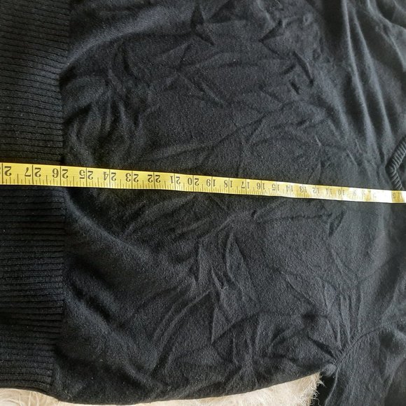 Vintage Roots Men's Black Wool V-Neck Sweater - Picture 7 of 8